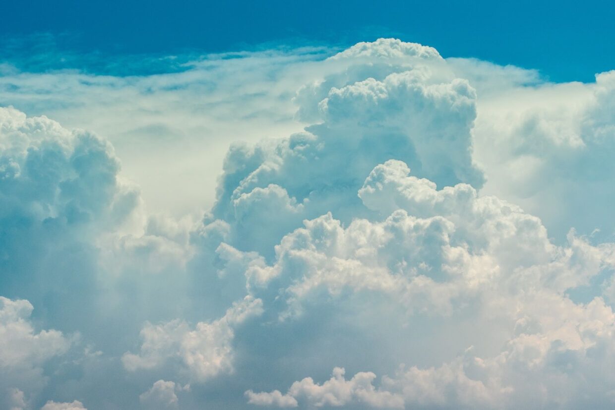 closeup photo of clouds